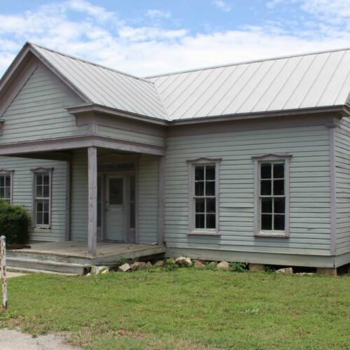 Abandoned Houses for Seniors – Benefits, Pricing, and Things to Consider